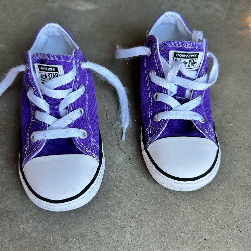 Converse Kids Purple Sneakers size 10 pre owned - Picture 2 of 13